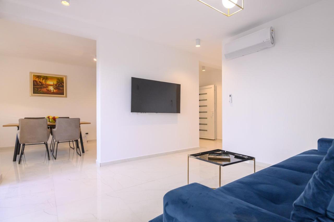 Luxury Apartments Leonika بيبينيا المظهر الخارجي الصورة