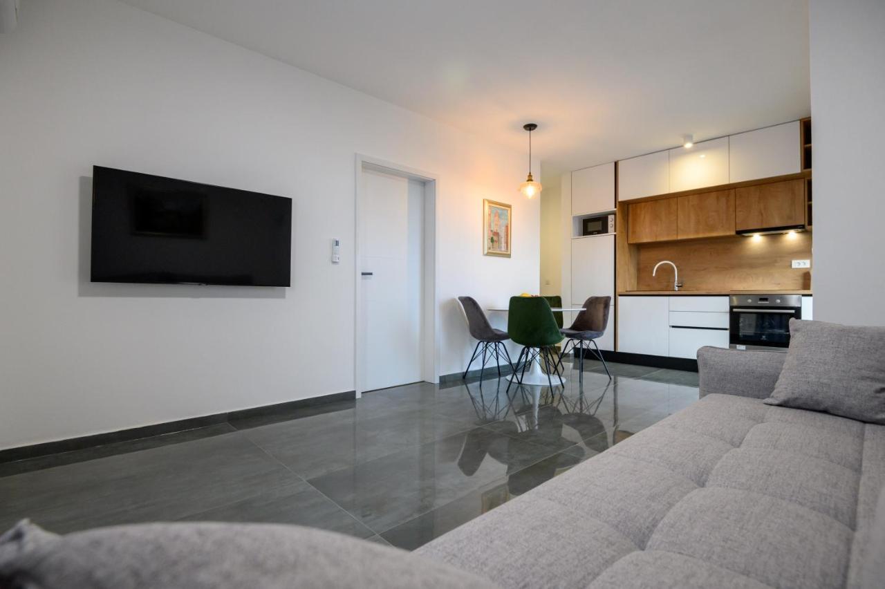 Luxury Apartments Leonika بيبينيا المظهر الخارجي الصورة