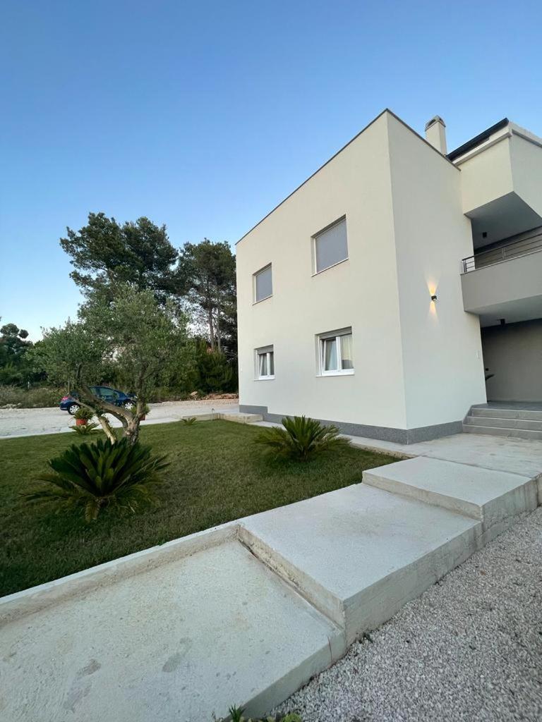 Luxury Apartments Leonika بيبينيا المظهر الخارجي الصورة